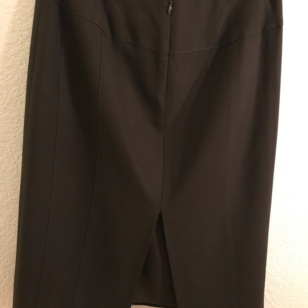 Limited skirt